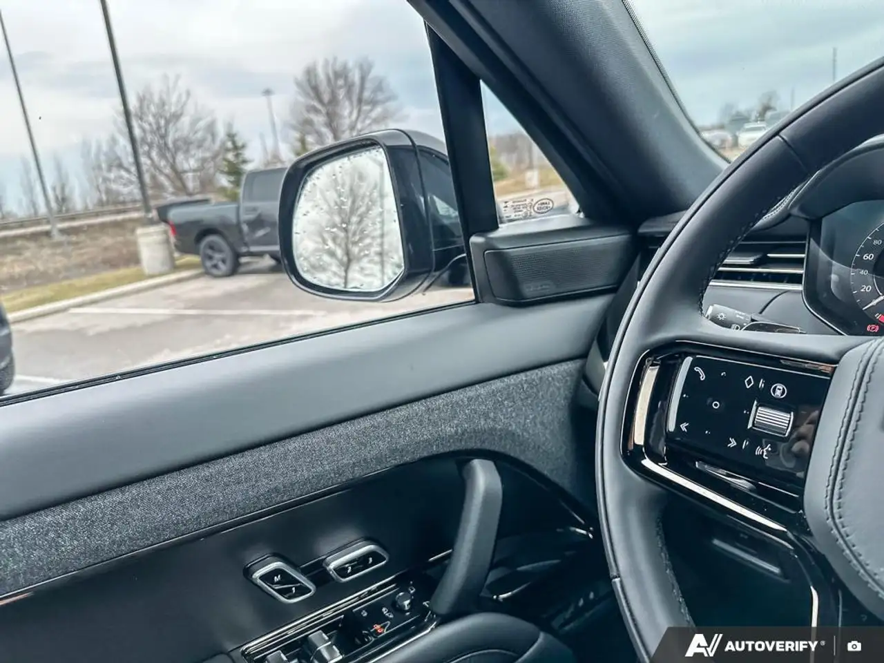 Land Rover Range Rover Sport снимка Land Rover Range Rover Sport