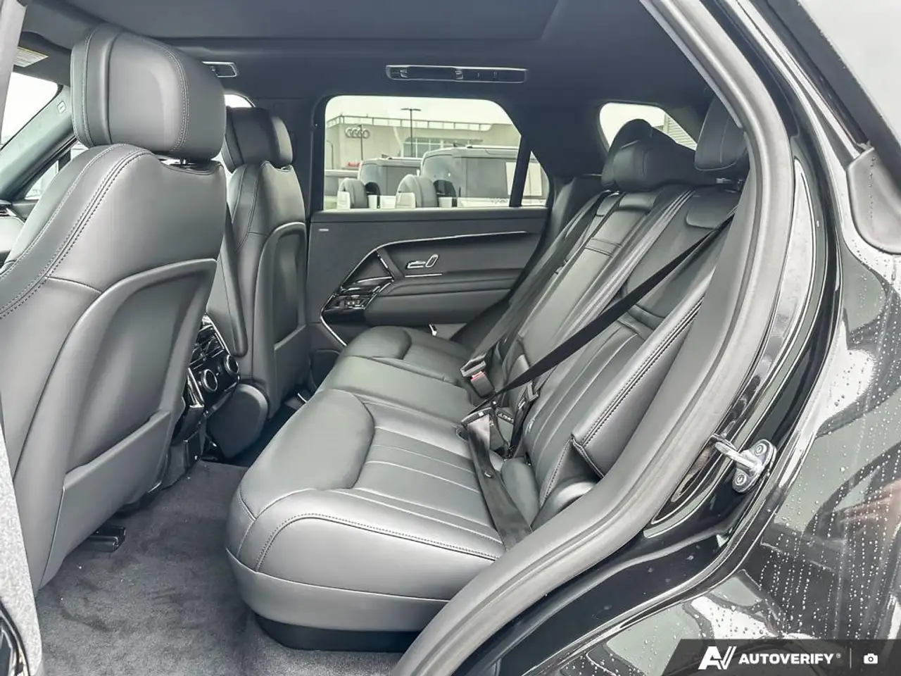 Land Rover Range Rover Sport снимка Land Rover Range Rover Sport