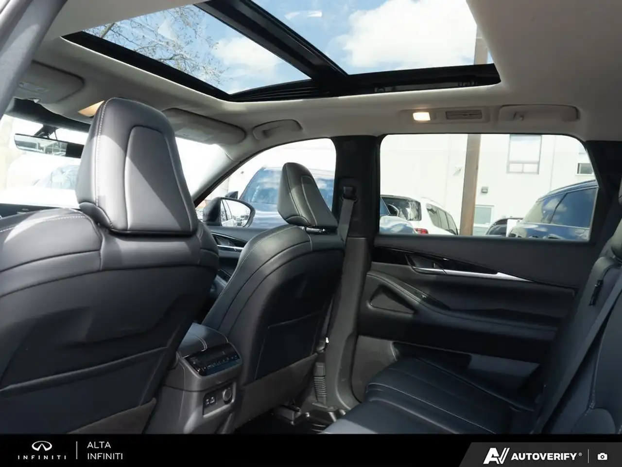 Infiniti QX60 fotografie Infiniti QX60
