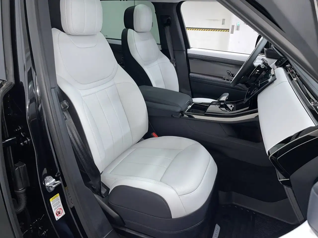 Land Rover Range Rover Sport снимка Land Rover Range Rover Sport