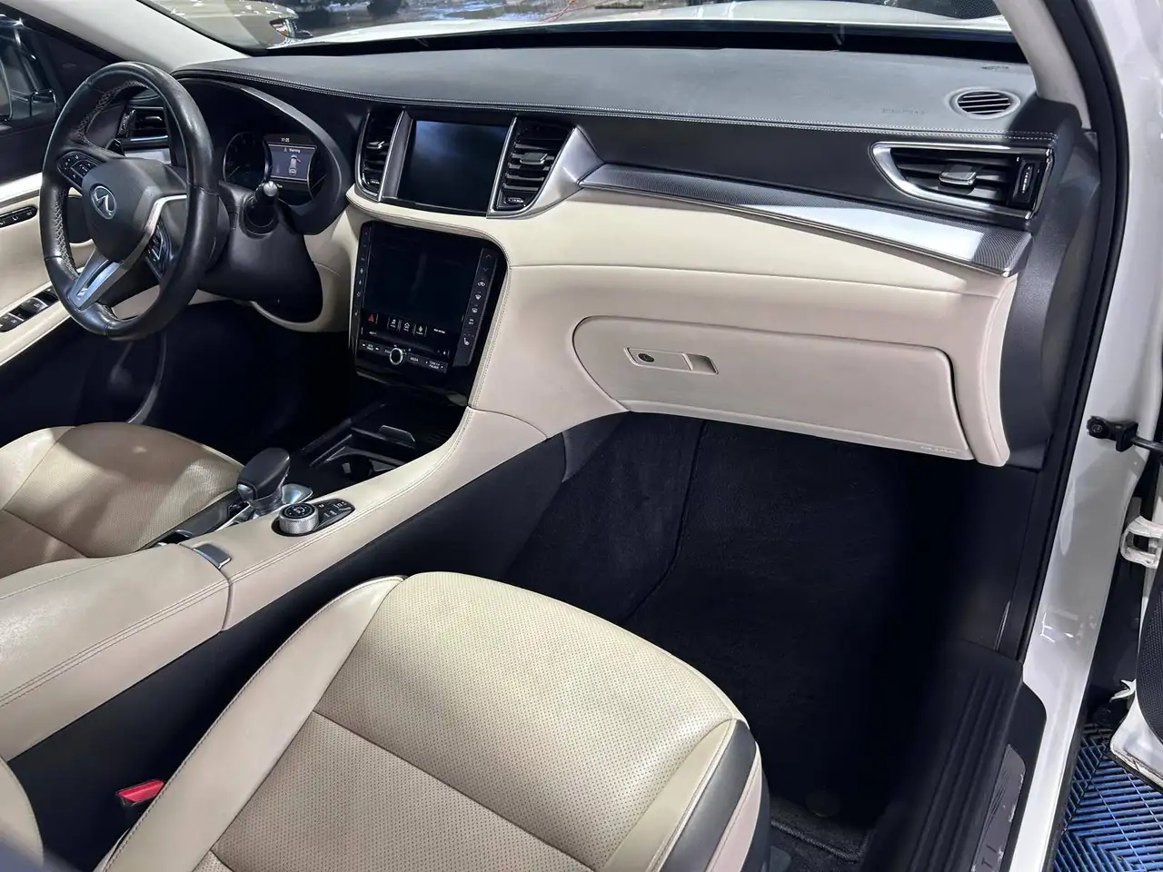 Infiniti QX50 снимка Infiniti QX50
