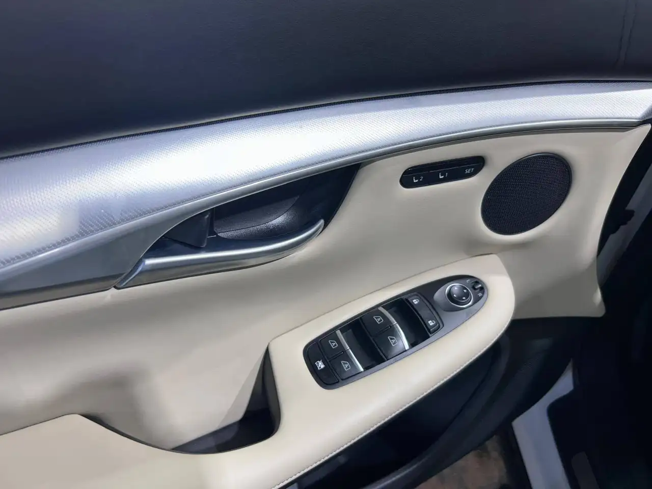 Infiniti QX50 снимка Infiniti QX50