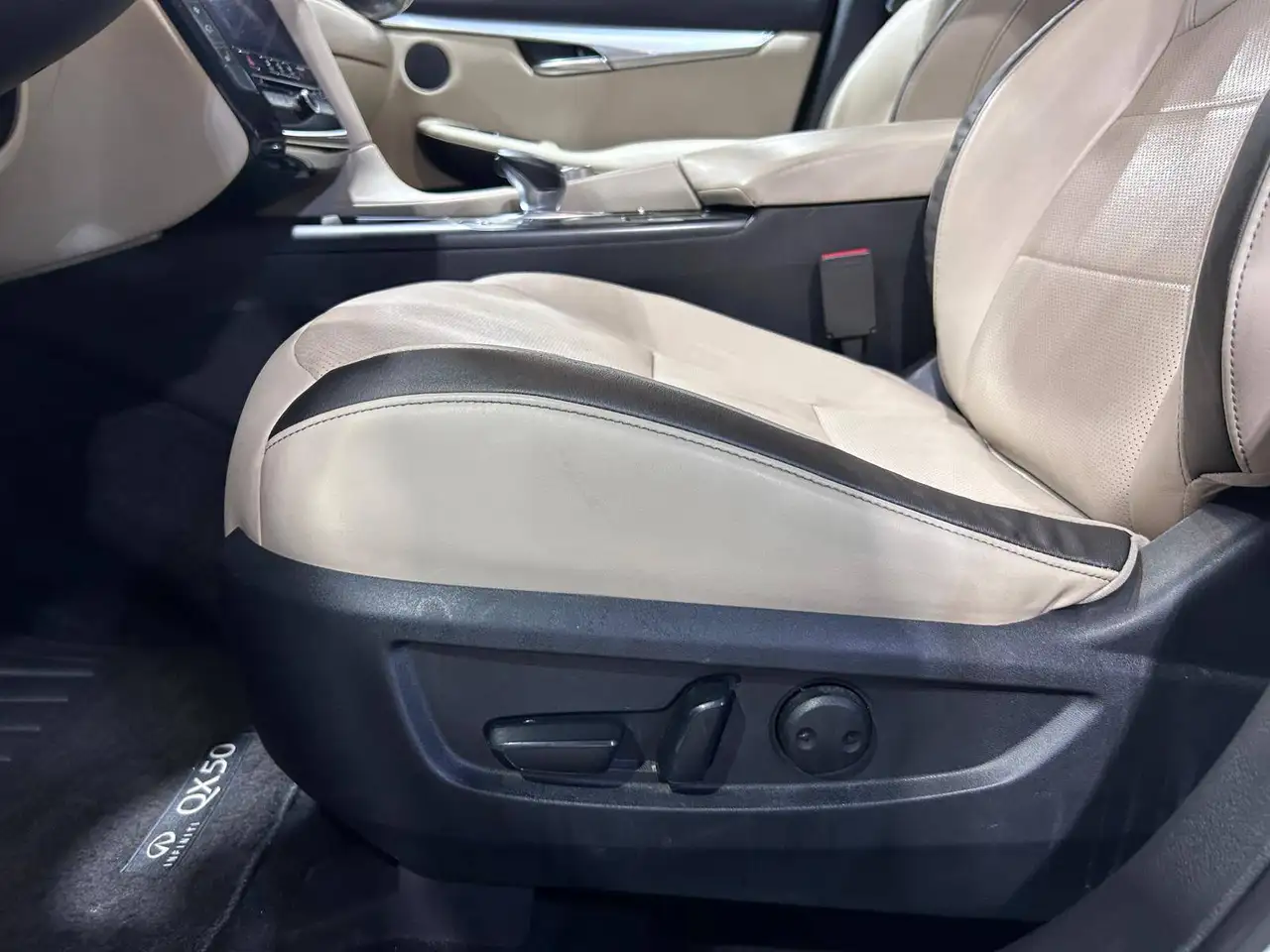 Infiniti QX50 снимка Infiniti QX50