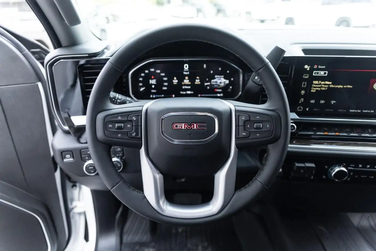 GMC Sierra 1500 снимка GMC Sierra 1500