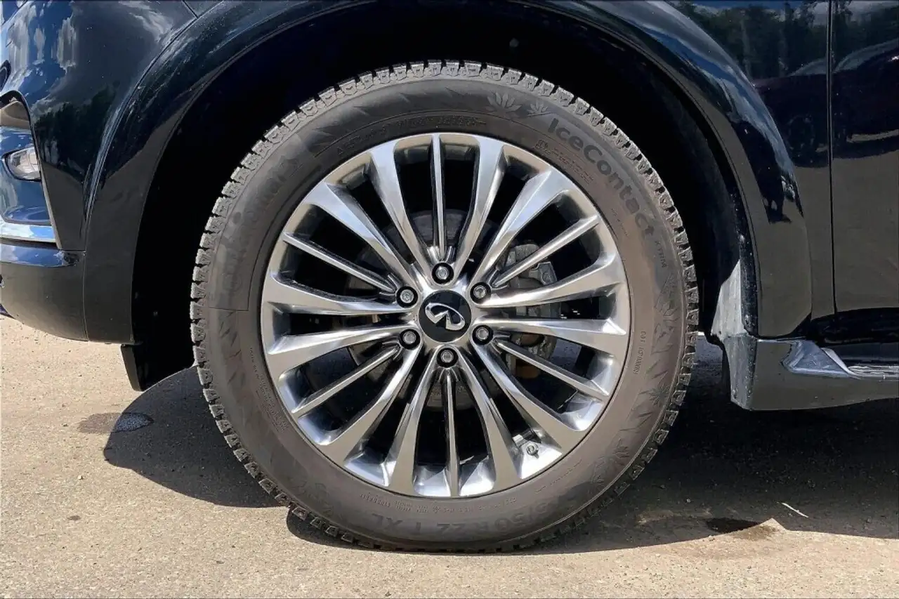 Infiniti QX80 photo Infiniti QX80