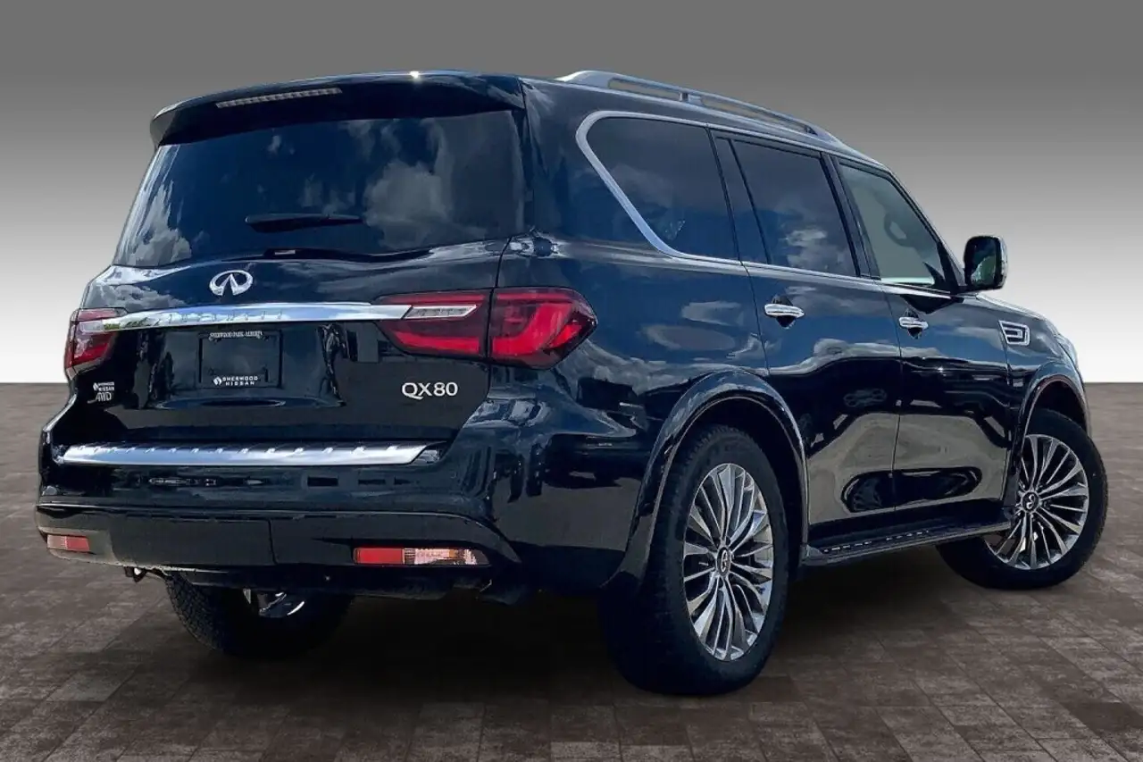 Infiniti QX80 photo Infiniti QX80
