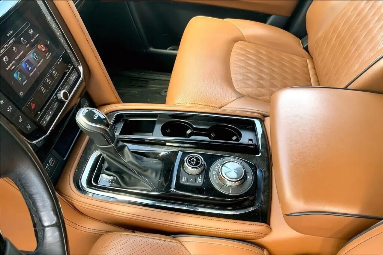 Infiniti QX80 photo Infiniti QX80