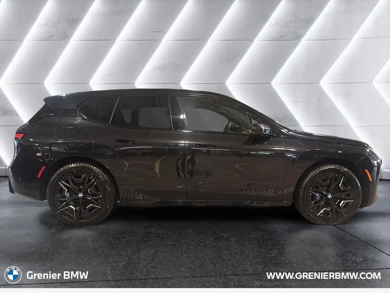 BMW iX снимка BMW iX
