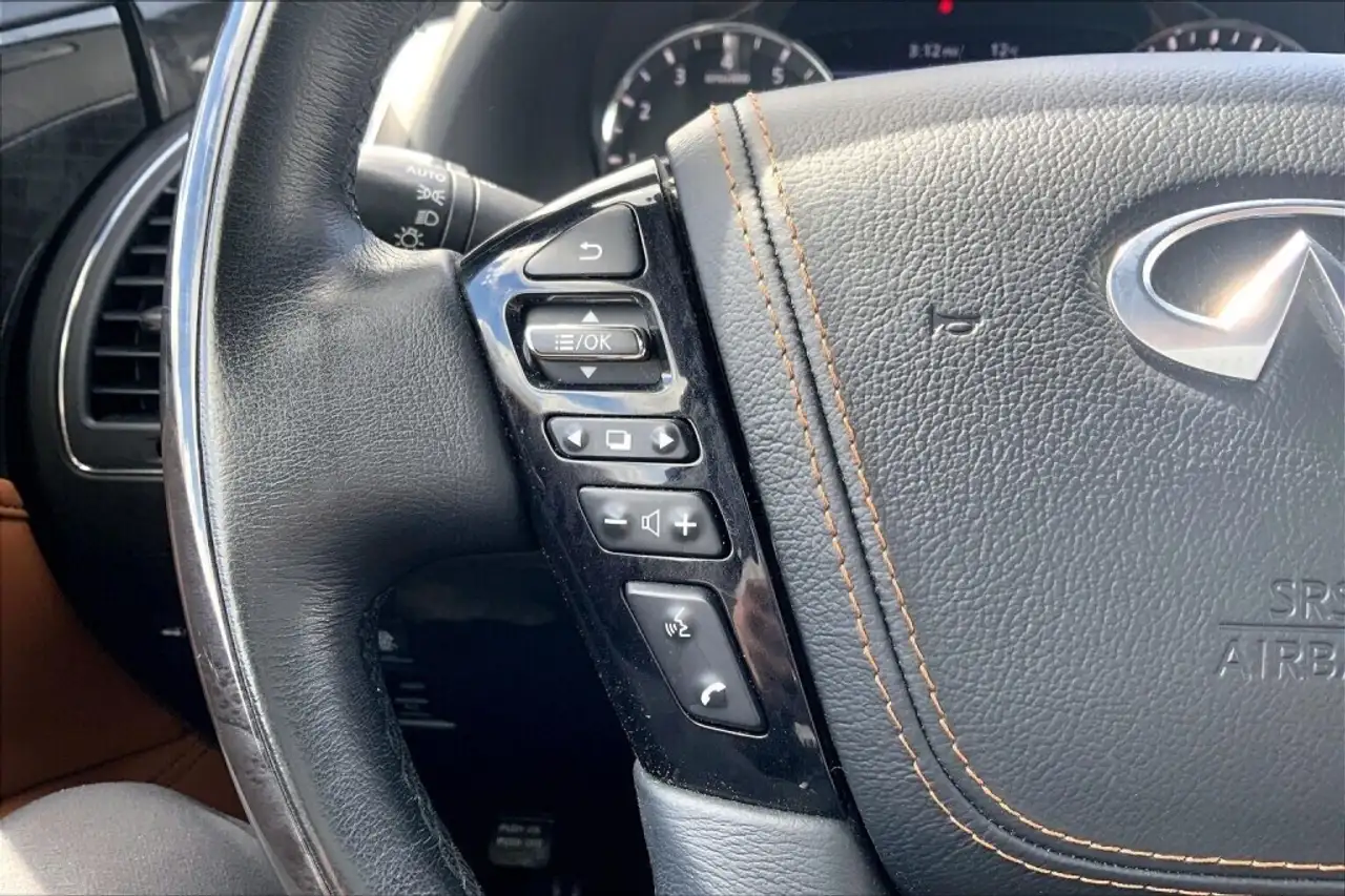 Infiniti QX80 photo Infiniti QX80