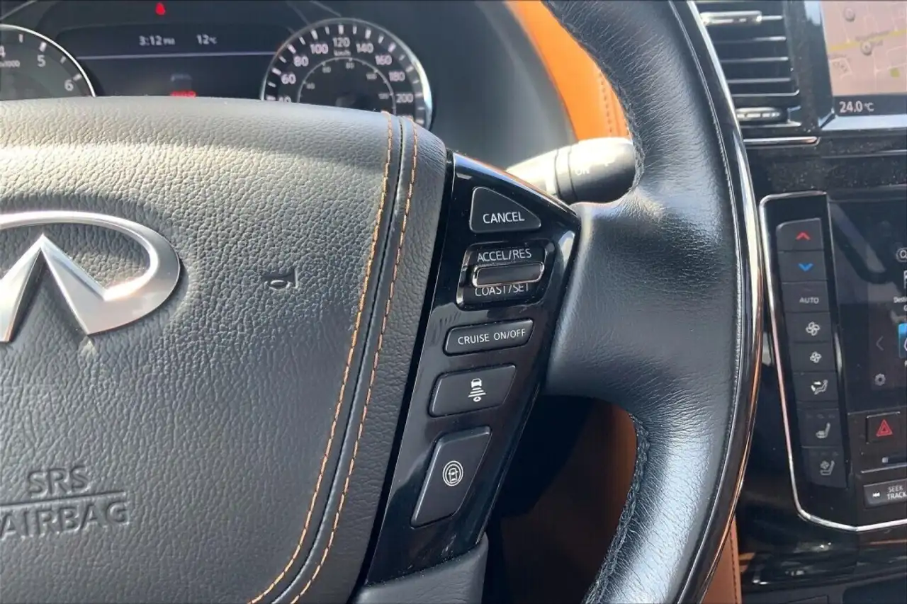 Infiniti QX80 photo Infiniti QX80