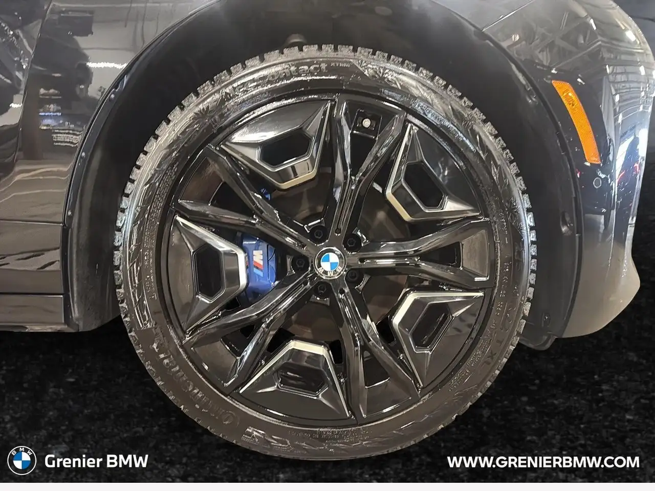 BMW iX снимка BMW iX