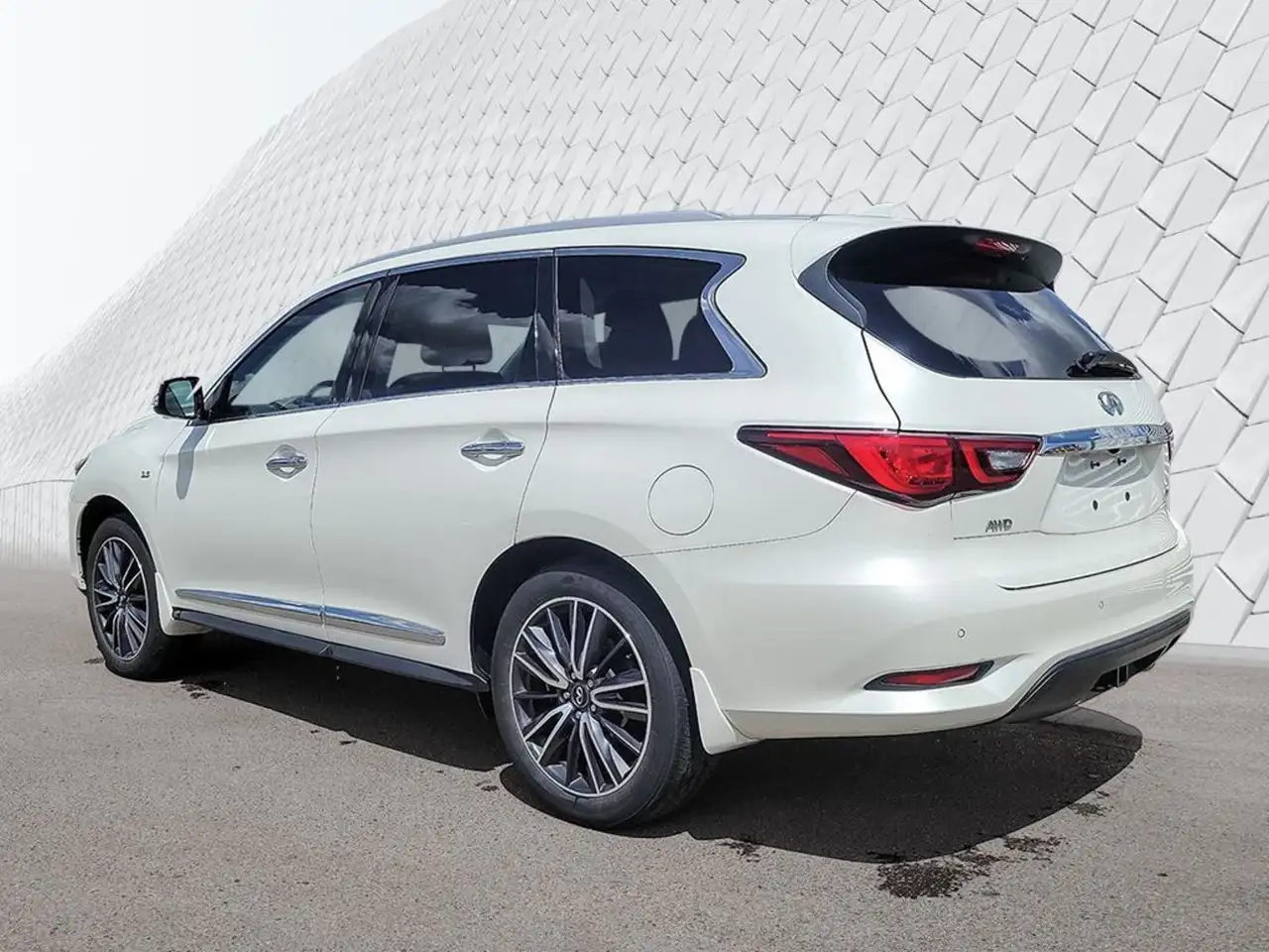 Infiniti QX60 снимка Infiniti QX60