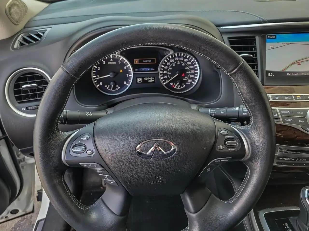 Infiniti QX60 снимка Infiniti QX60