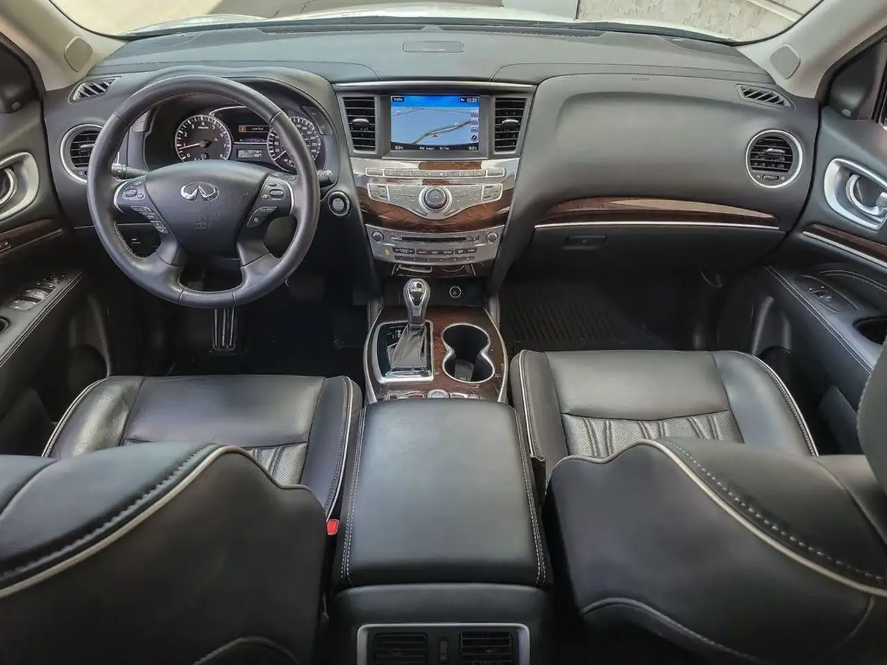 Infiniti QX60 снимка Infiniti QX60