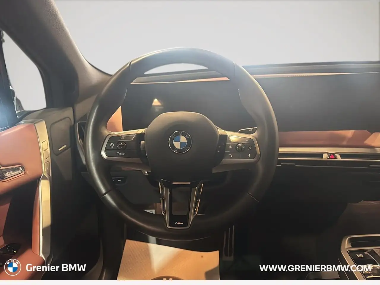 BMW iX снимка BMW iX