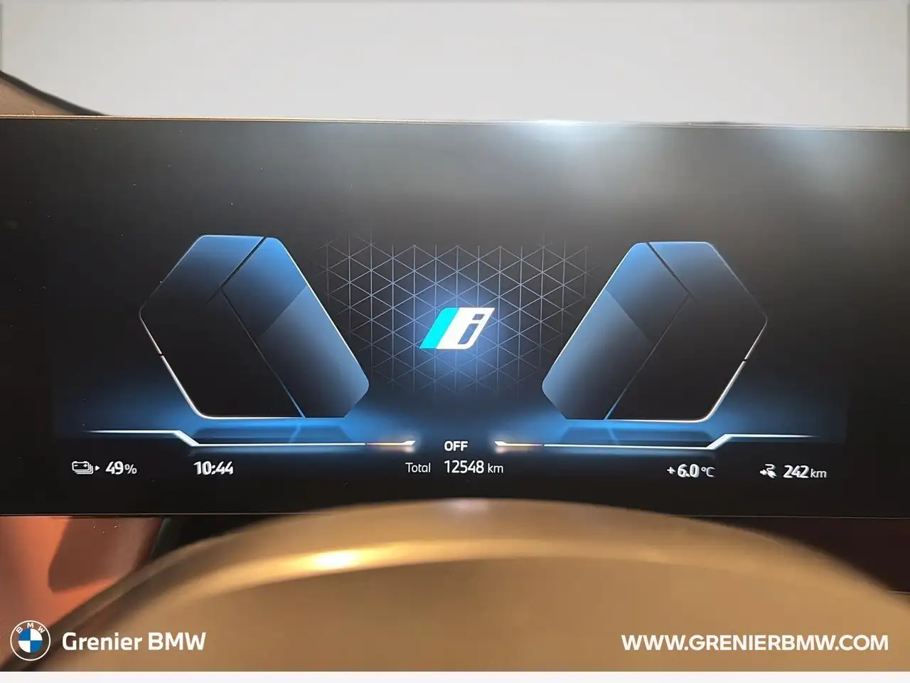 BMW iX снимка BMW iX