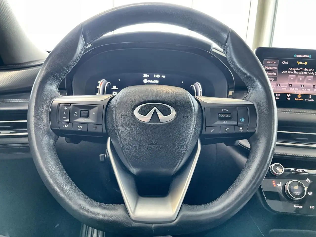 Infiniti QX60 снимка Infiniti QX60
