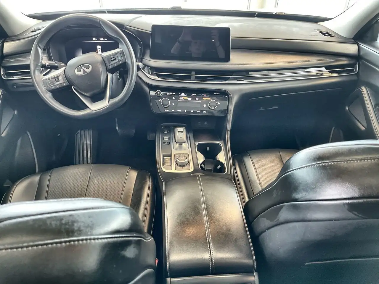 Infiniti QX60 снимка Infiniti QX60