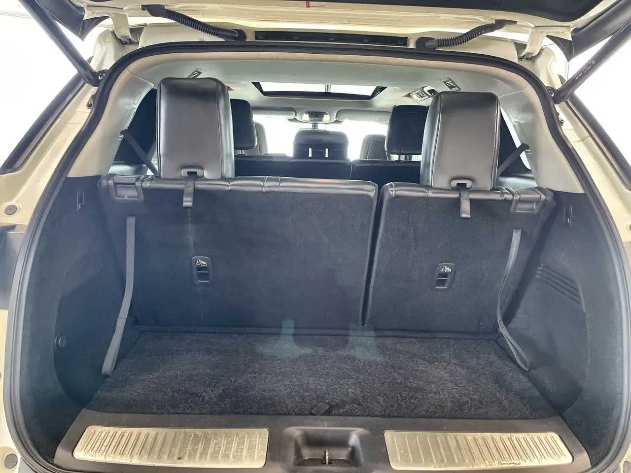 Infiniti QX60 снимка Infiniti QX60