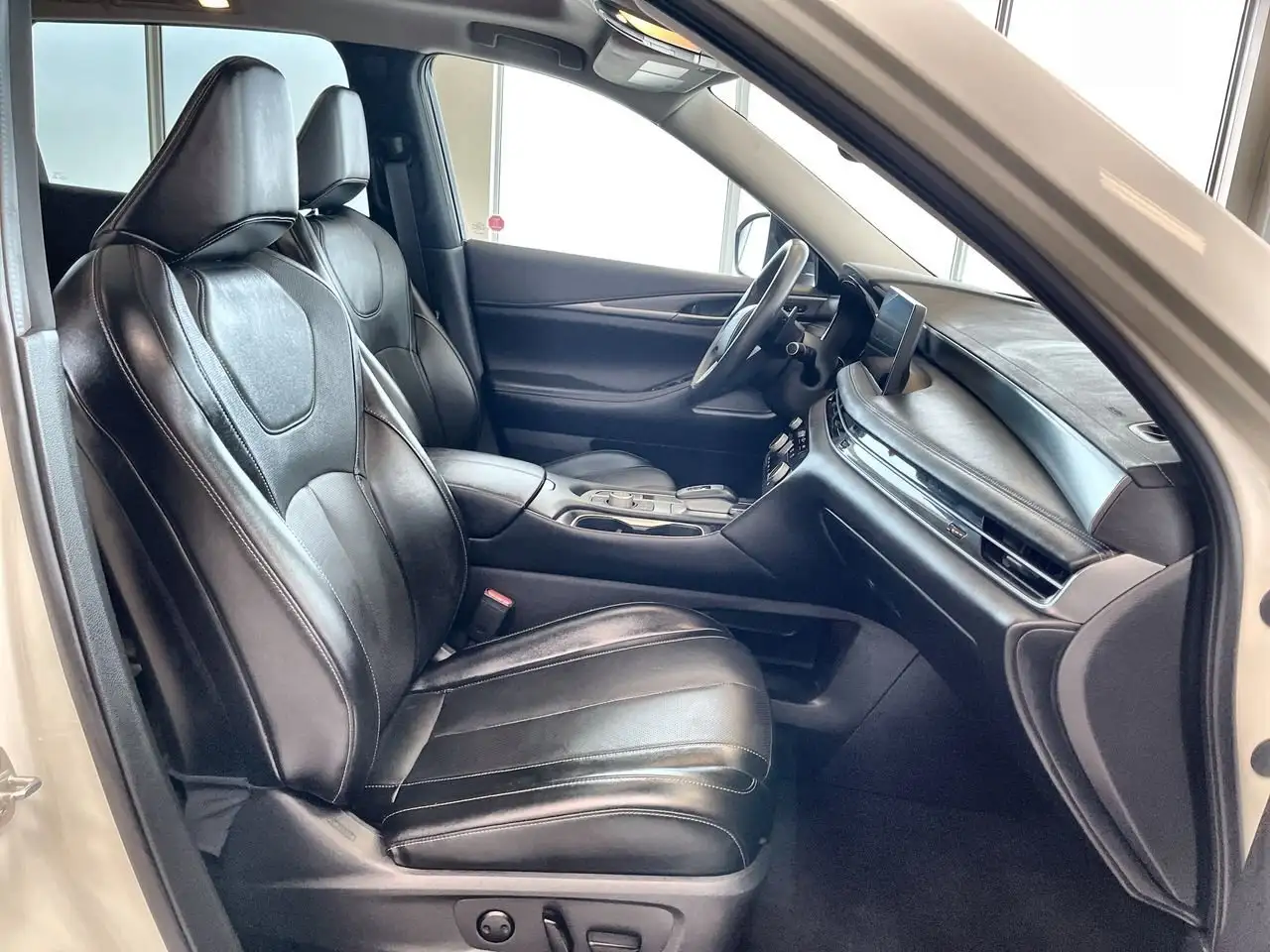 Infiniti QX60 снимка Infiniti QX60