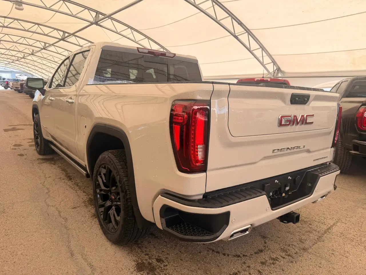 GMC Sierra 1500 снимка GMC Sierra 1500