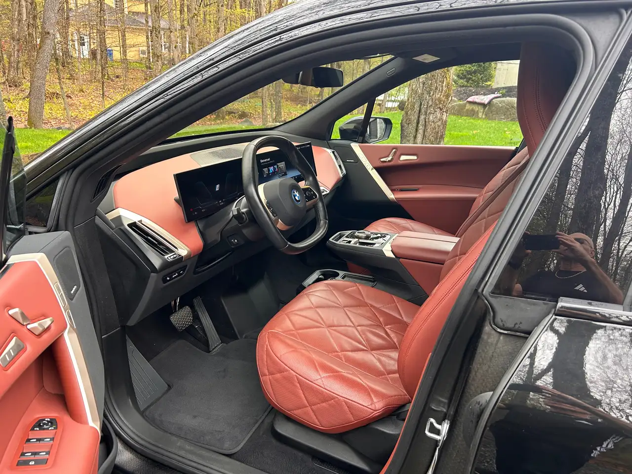 BMW iX снимка BMW iX