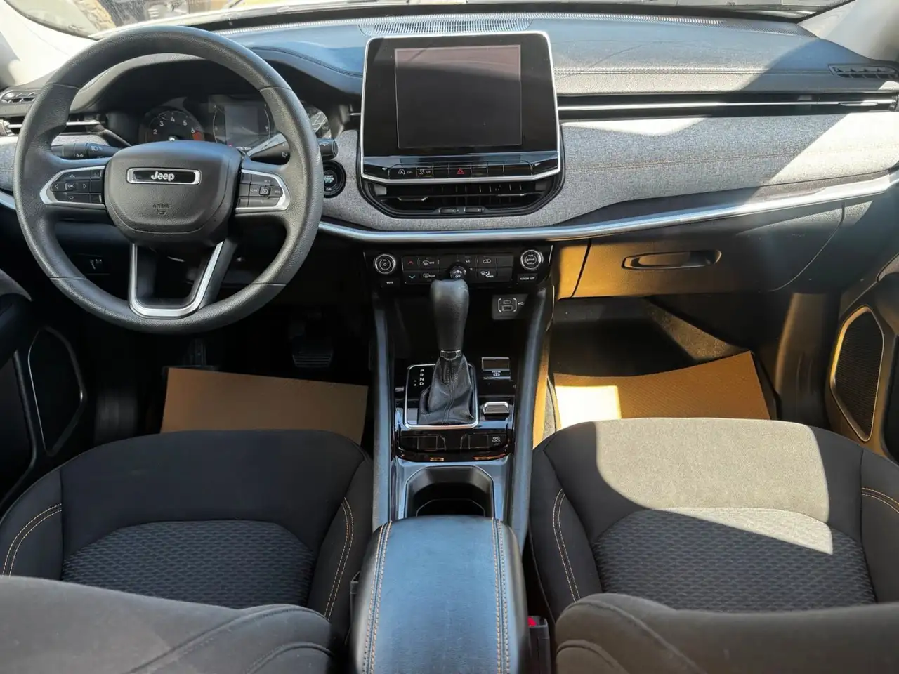 Jeep Compass снимка Jeep Compass