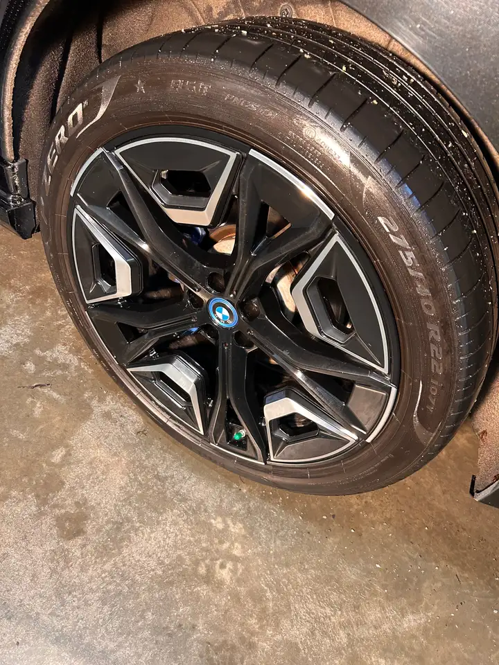 BMW iX снимка BMW iX
