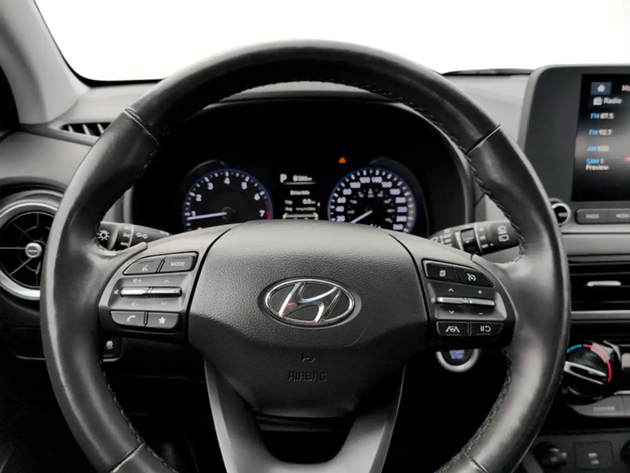Hyundai KONA снимка Hyundai KONA