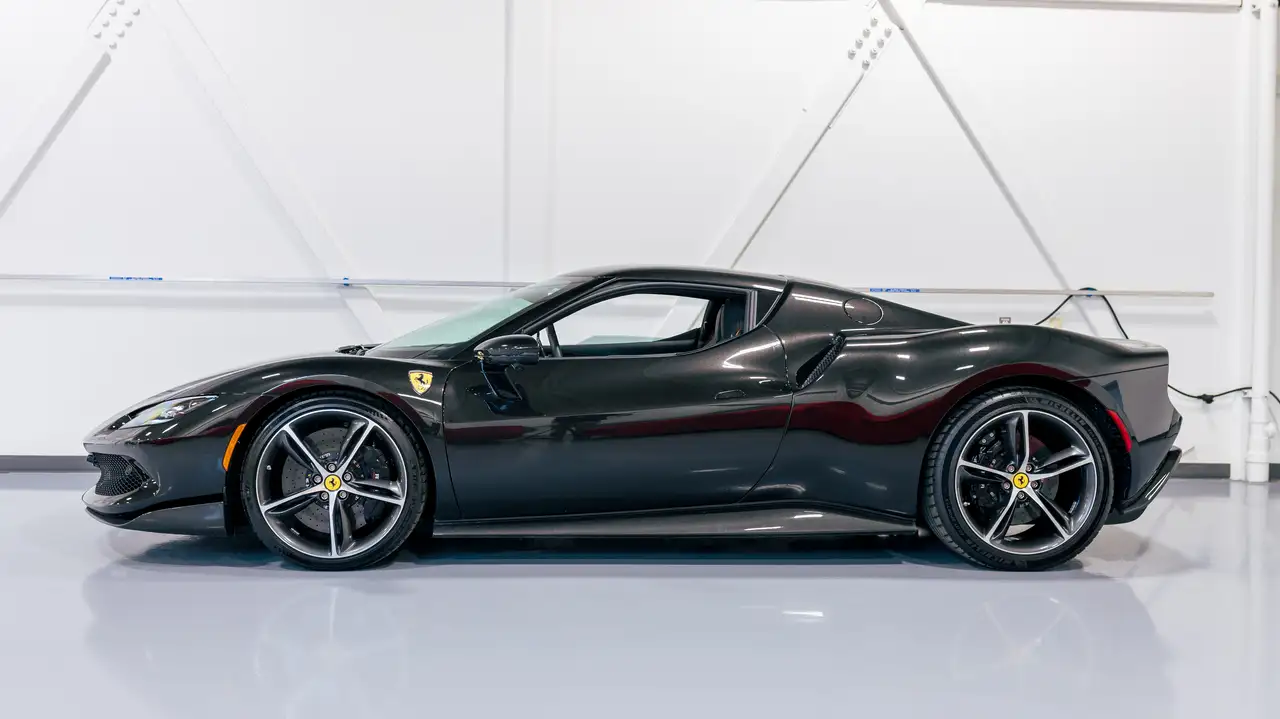 Ferrari 296 GTB снимка Ferrari 296 GTB