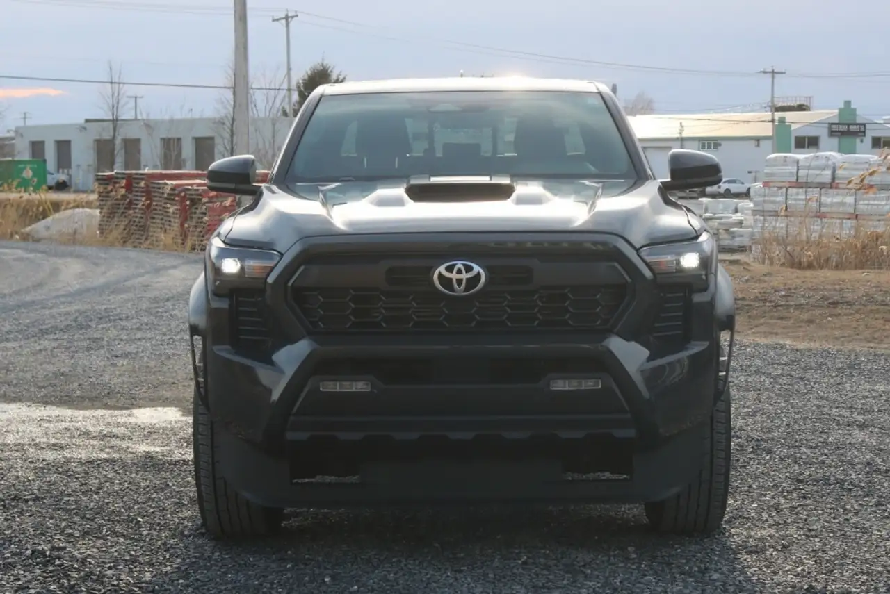 Toyota Tacoma снимка Toyota Tacoma