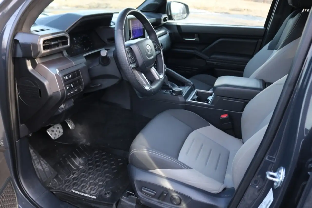 Toyota Tacoma снимка Toyota Tacoma