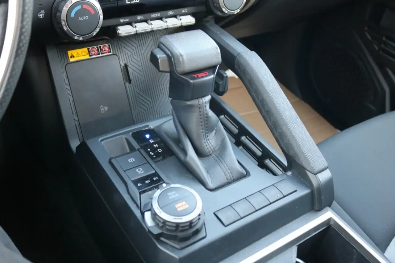 Toyota Tacoma снимка Toyota Tacoma