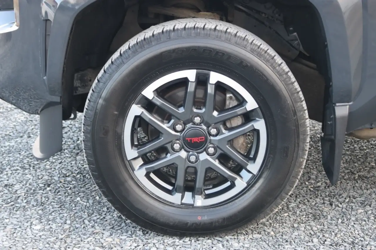 Toyota Tacoma снимка Toyota Tacoma