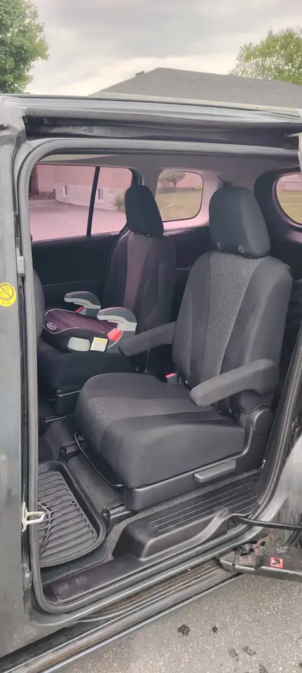 Mazda 5 снимка Mazda 5