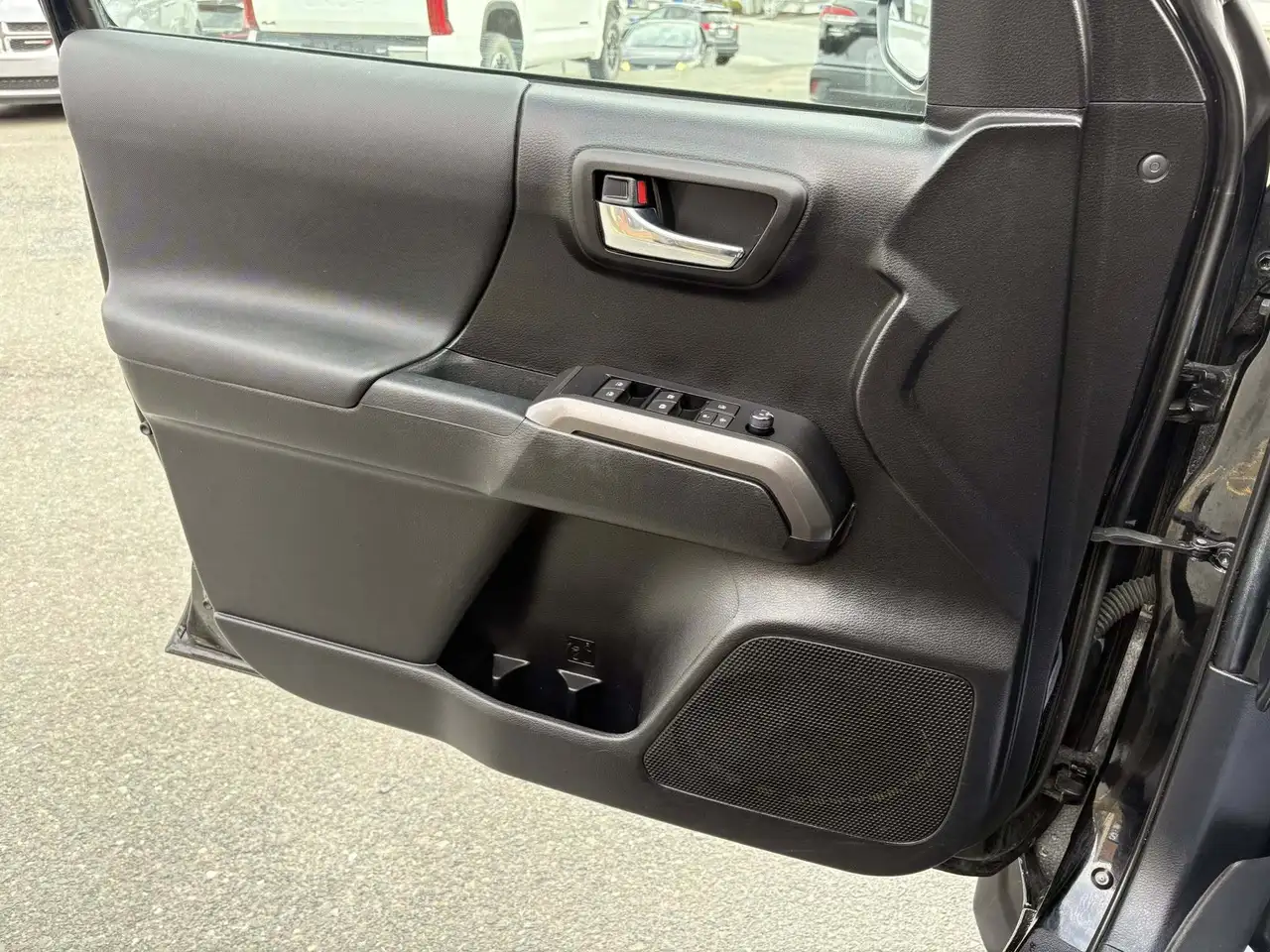 Toyota Tacoma снимка Toyota Tacoma
