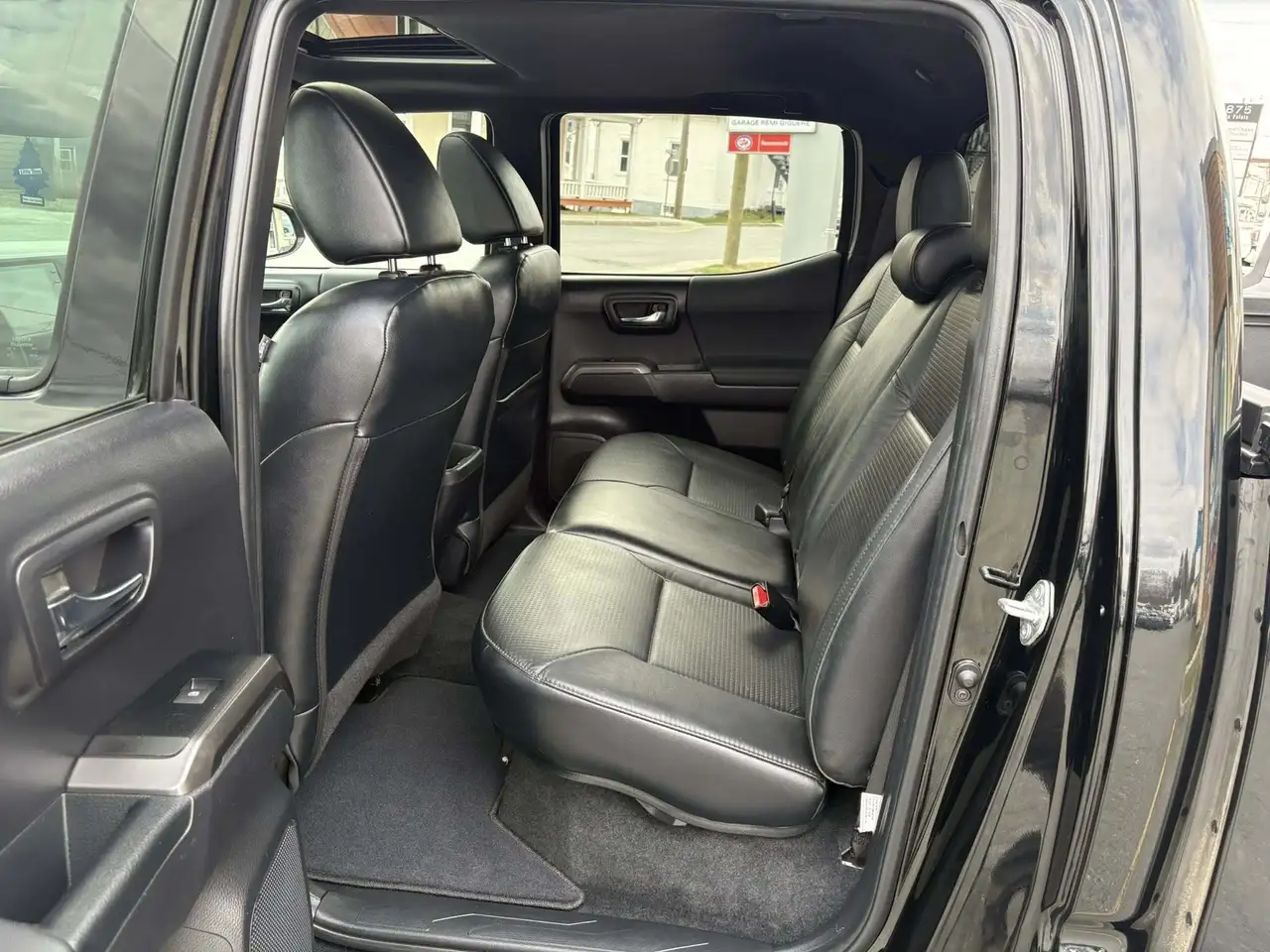 Toyota Tacoma снимка Toyota Tacoma