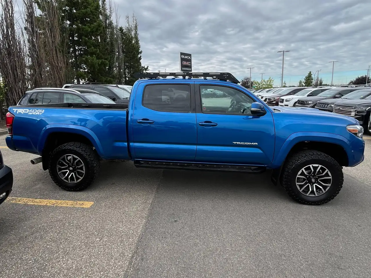 Toyota Tacoma снимка Toyota Tacoma