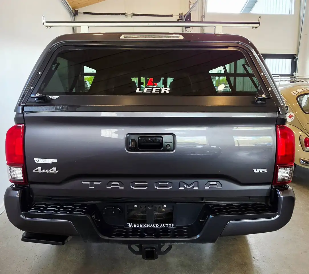 Toyota Tacoma снимка Toyota Tacoma