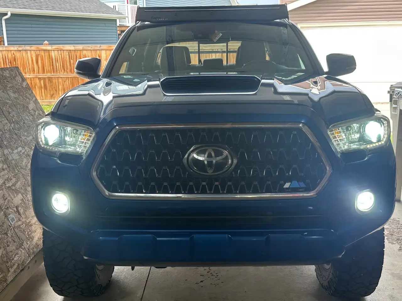 Toyota Tacoma снимка Toyota Tacoma