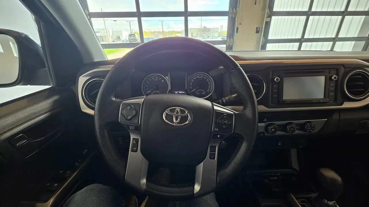 Toyota Tacoma снимка Toyota Tacoma