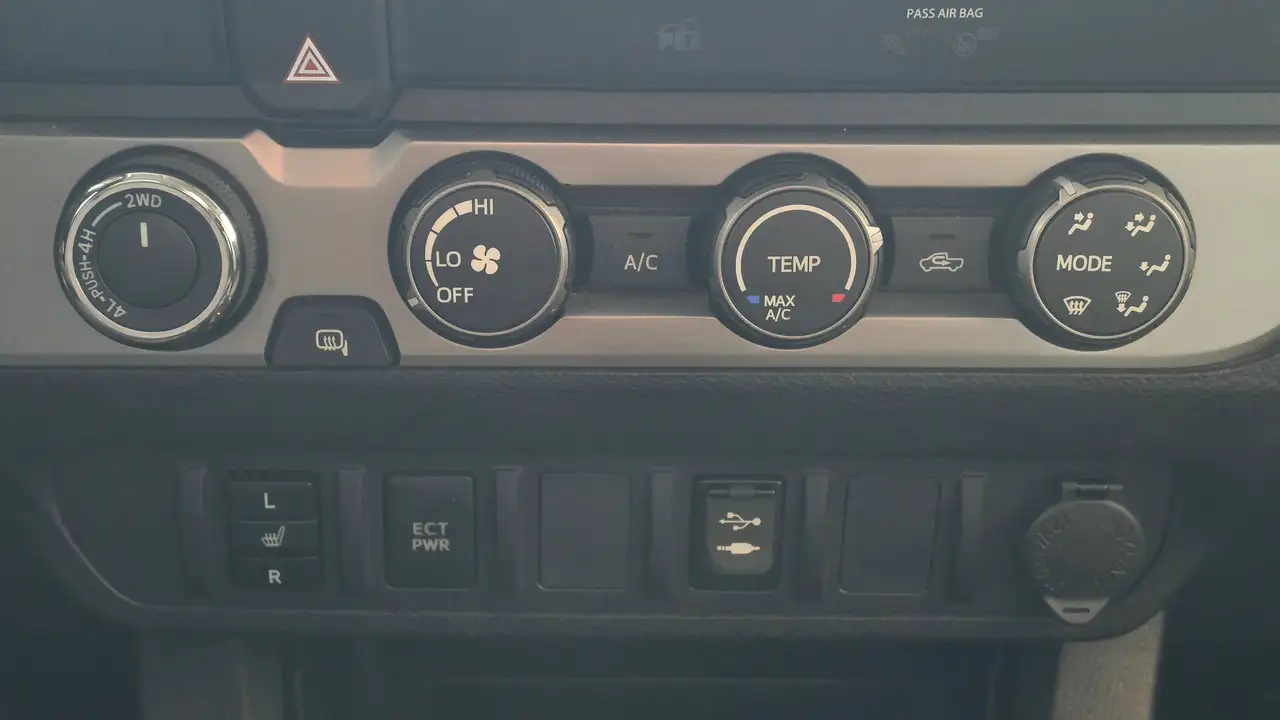 Toyota Tacoma снимка Toyota Tacoma