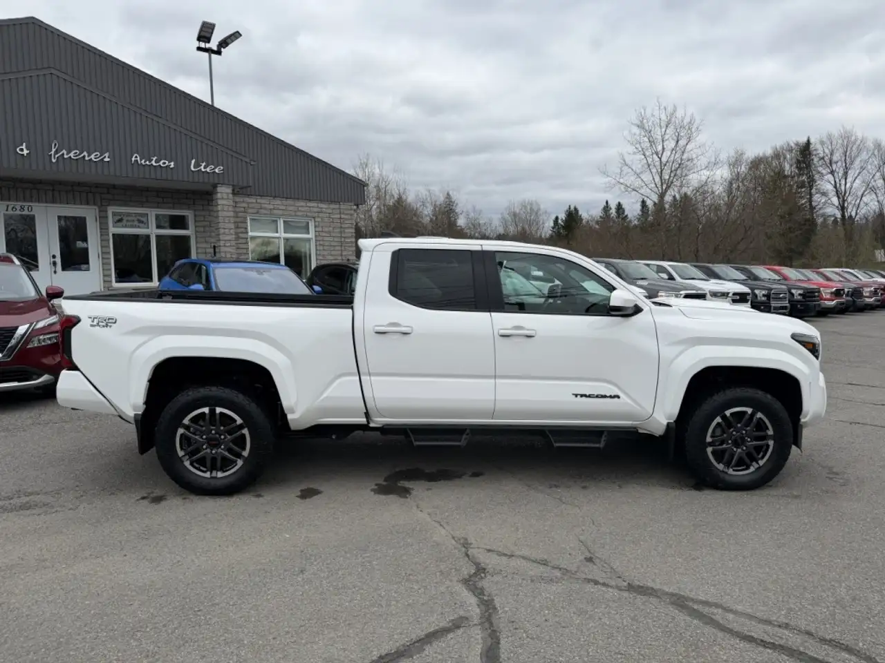 Toyota Tacoma снимка Toyota Tacoma