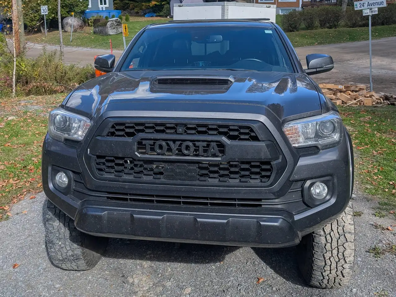 Toyota Tacoma снимка Toyota Tacoma