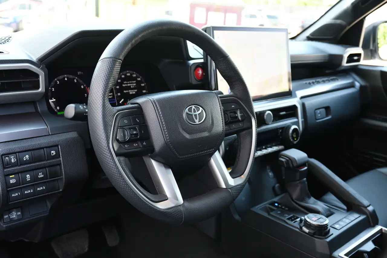 Toyota Tacoma снимка Toyota Tacoma