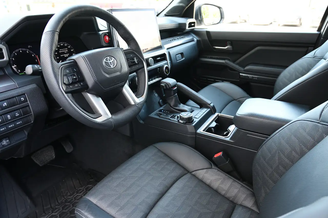 Toyota Tacoma снимка Toyota Tacoma