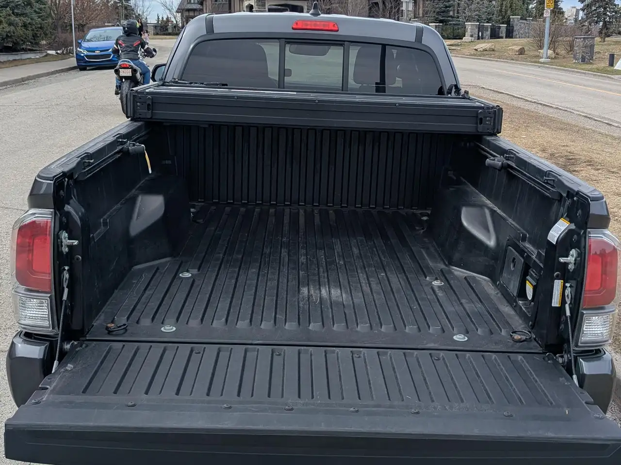 Toyota Tacoma снимка Toyota Tacoma