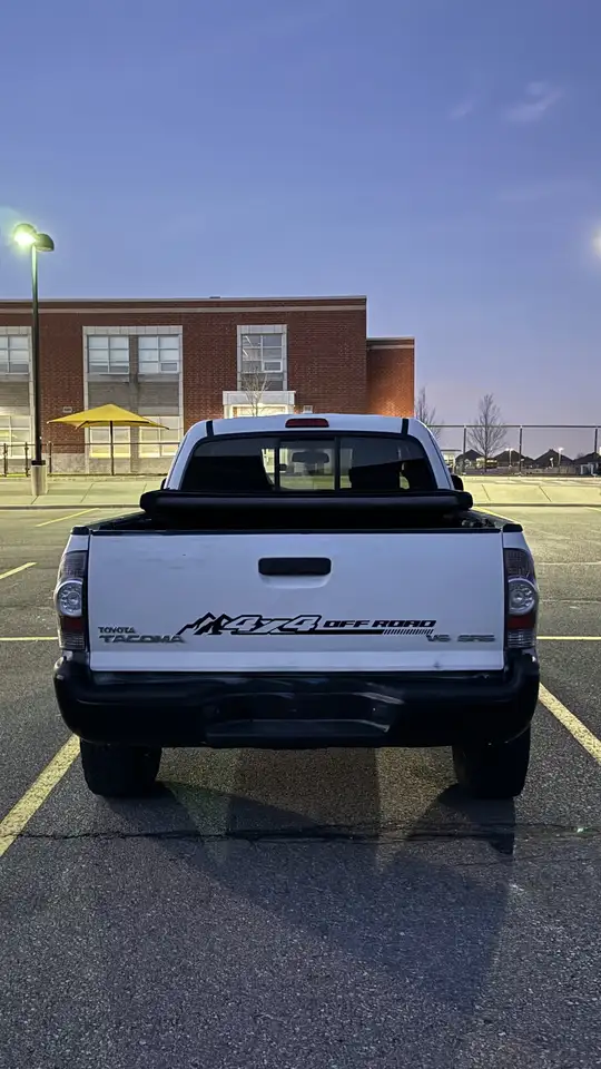 Toyota Tacoma снимка Toyota Tacoma