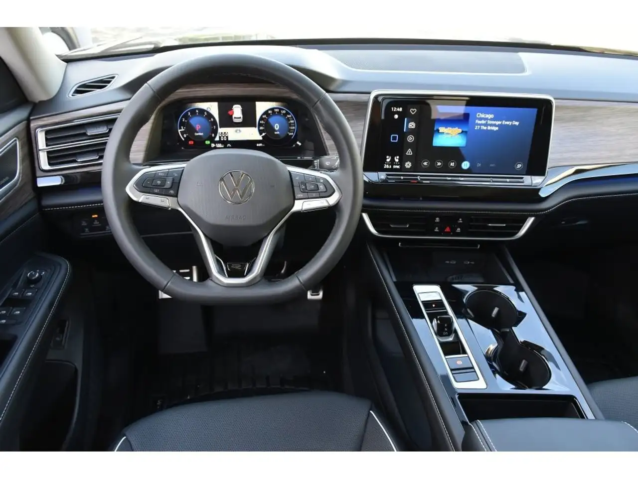 Volkswagen Atlas снимка Volkswagen Atlas