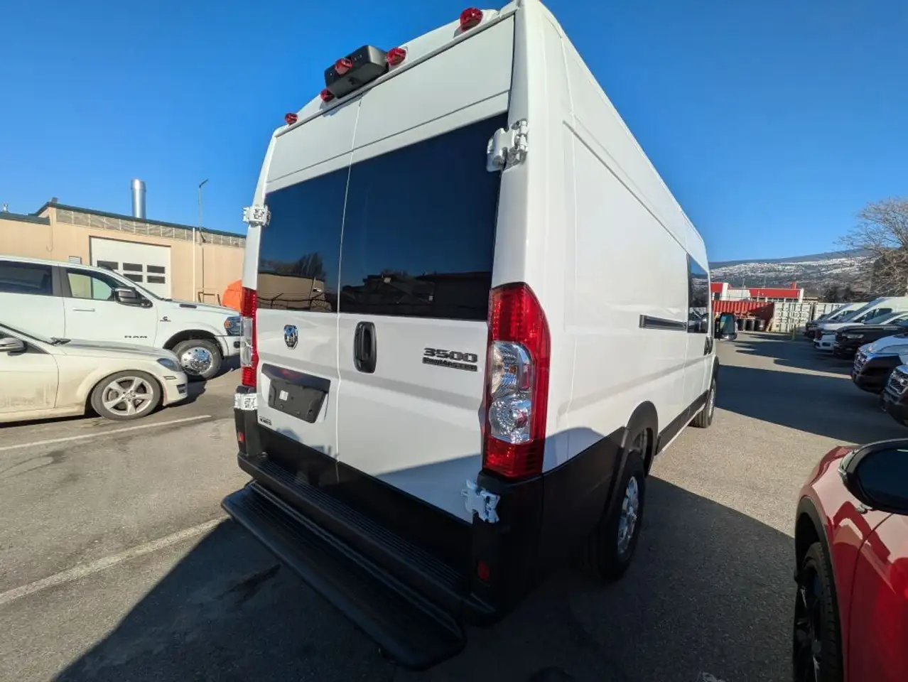 RAM ProMaster 3500 снимка RAM ProMaster 3500